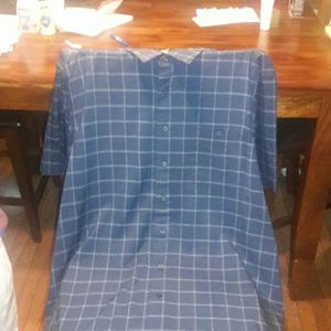 Short sleeve casual button up shirt